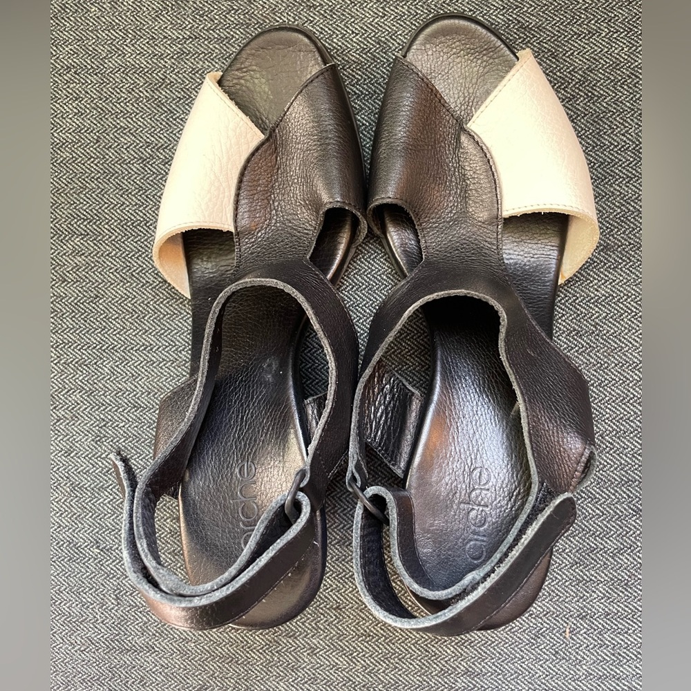 Arche Small Wedge Two Tone Sandal - Picture 5 of 9
